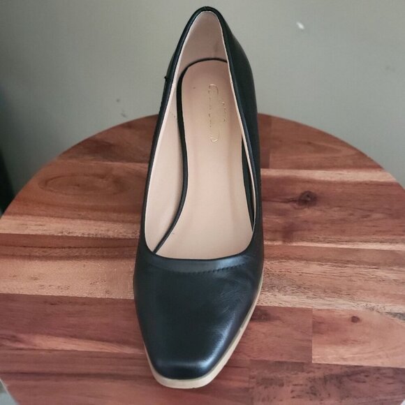 Journee Collection Women's 'Lucy' Classic Stacked Heel Pumps - 8.5 - Picture 3 of 8